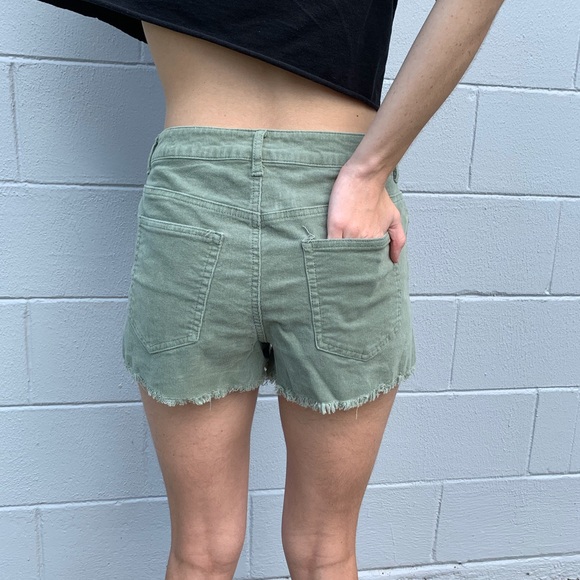 Forever21 Size 27 Sage Green Corduroy CutOff Short - Picture 4 of 5